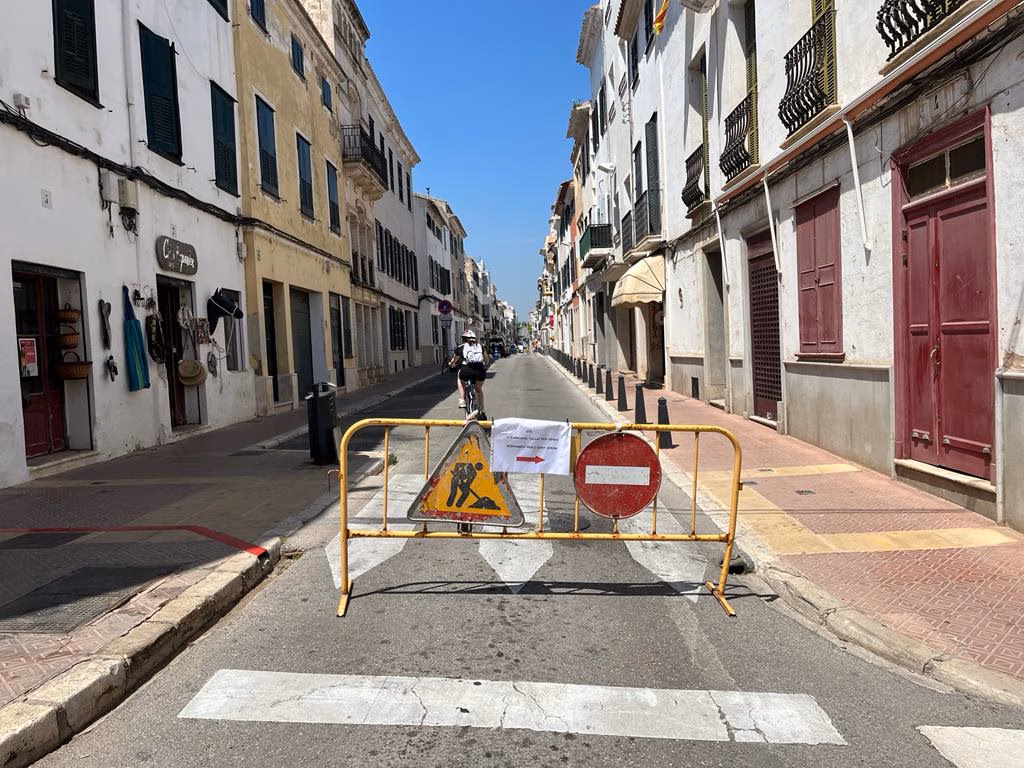 S'Arrraval cerrada al tráfico por las obras de mejora del Espai Sant Antoni de Maó