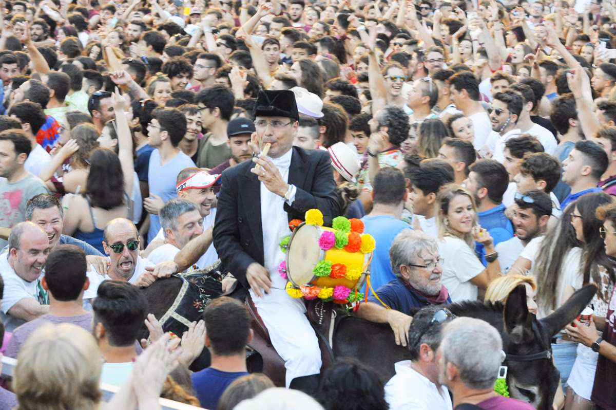 Ciutadella convoca el Concurso de Poesía e Imagen de las fiestas de Sant Joan