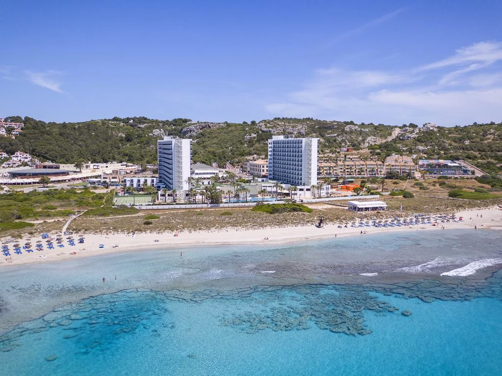 En Menorca los establecimientos turísticos obsoletos no podrán cambiar su uso