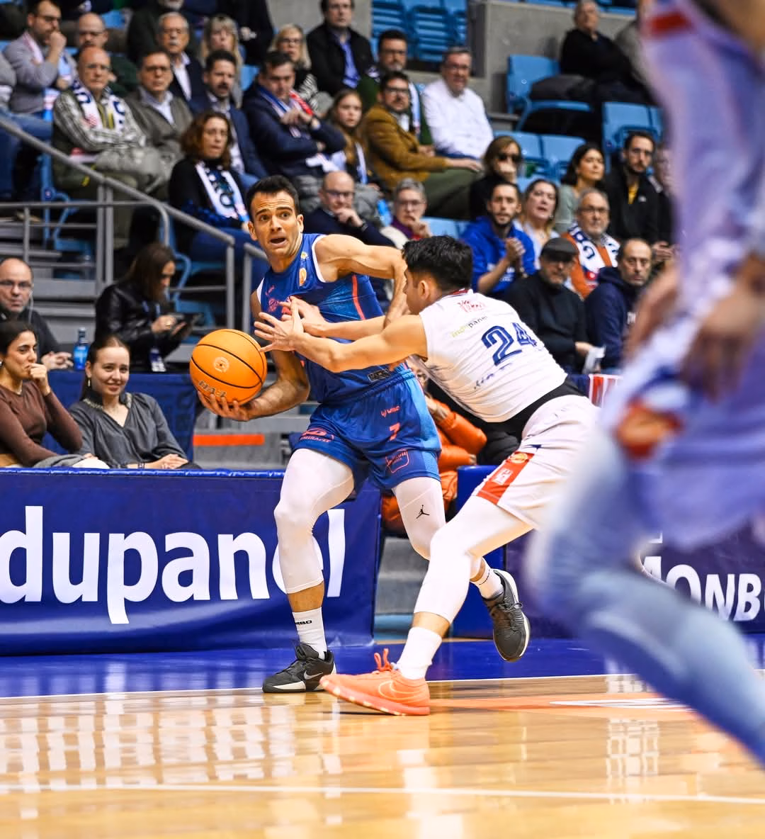 El Obradoiro sentencia al Hestia Menorca en la segunda mitad