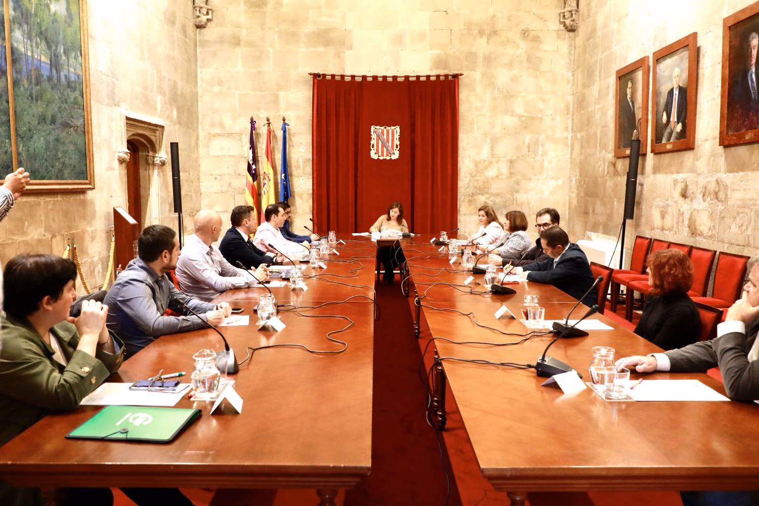 El Govern pedirá un complemento para fidelizar a los funcionarios estatales