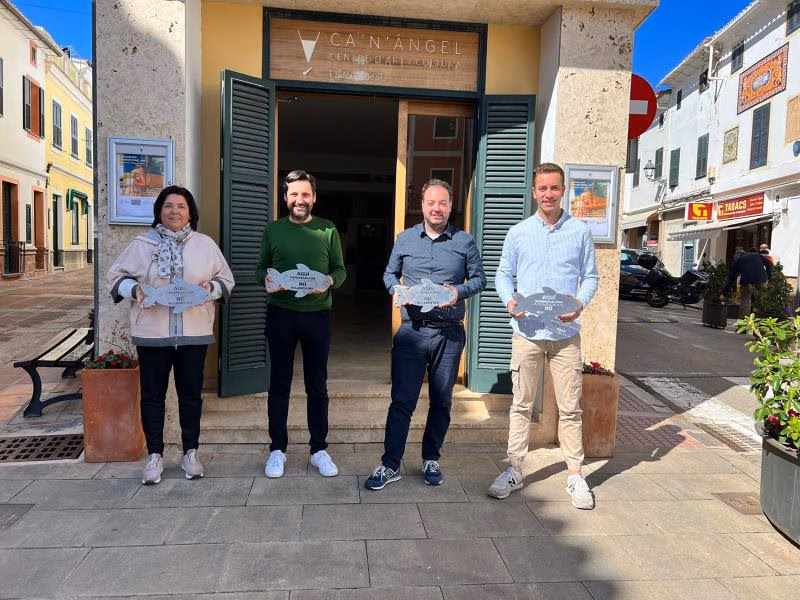 'Aquí empieza el mar', campaña en Es Mercadal para frenar la contaminación