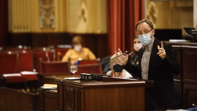 Deberían dedicar menos tiempo a interferir en el Consell de Menorca