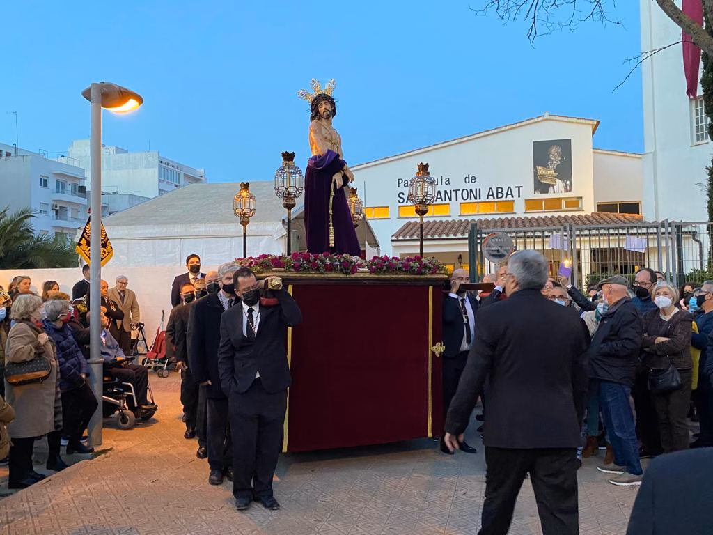 (Vídeo y fotos) Maó estrena el paso de La Sentencia