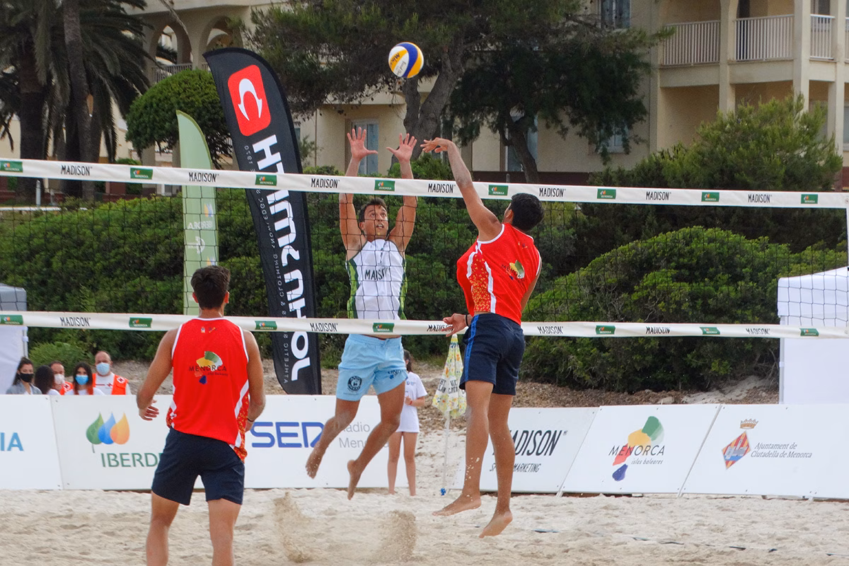 (Vídeo) La Copa del Rey y de la Reina Iberdrola de Vóley Playa regresa a Menorca