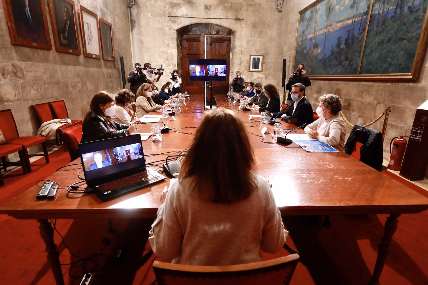 Govern y Consells coordinan sus ayudas a Ucrania