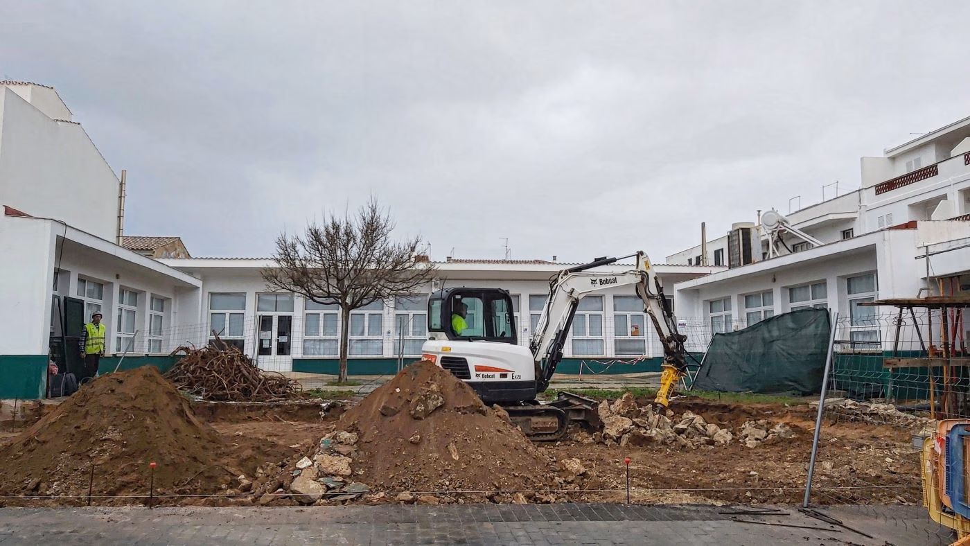 En marcha la construcción de la nueva sala multifuncional del Centre Cultural Es Soleiet
