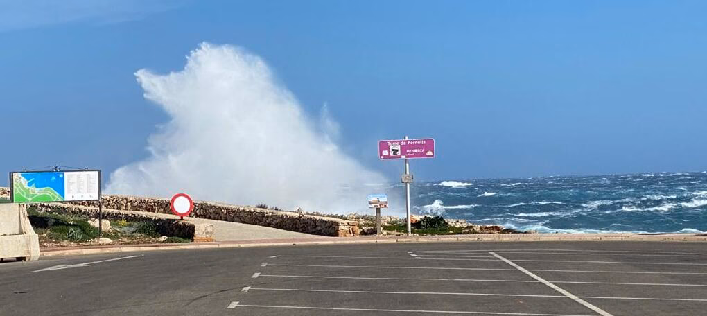 Alerta amarilla en Menorca: viento del norte con rachas de 60 km/h y olas de 3 metros