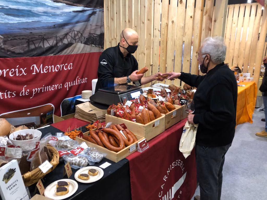 (Fotos) Seis productores de Menorca participan en la feria Orígens de Olot