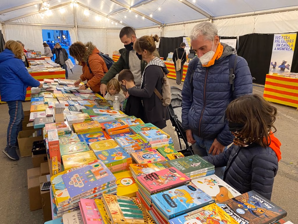 (Fotos) Empieza la gran fiesta del libro en catalán