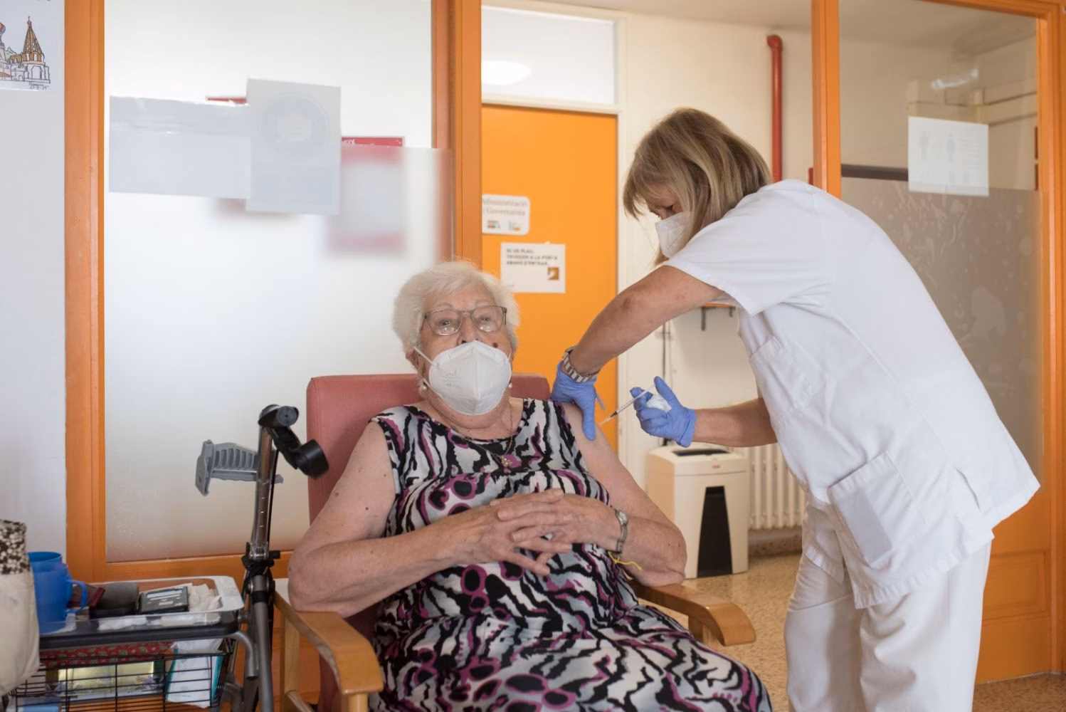 Administran la tercera dosis a los ancianos de las residencias menorquinas