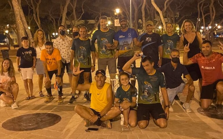 (La foto) Las "Tortugues Runners" completan la vuelta a Menorca