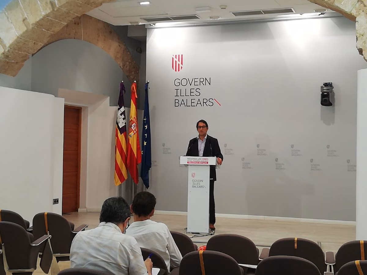 Ocupación urgente de 8 viviendas vacías de grandes tenedores en Menorca