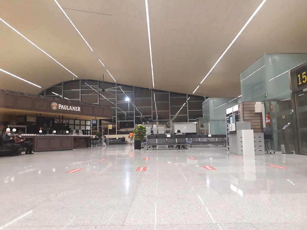 Aterriza de emergencia en Zaragoza un vuelo que hacía la ruta Menorca-Bilbao