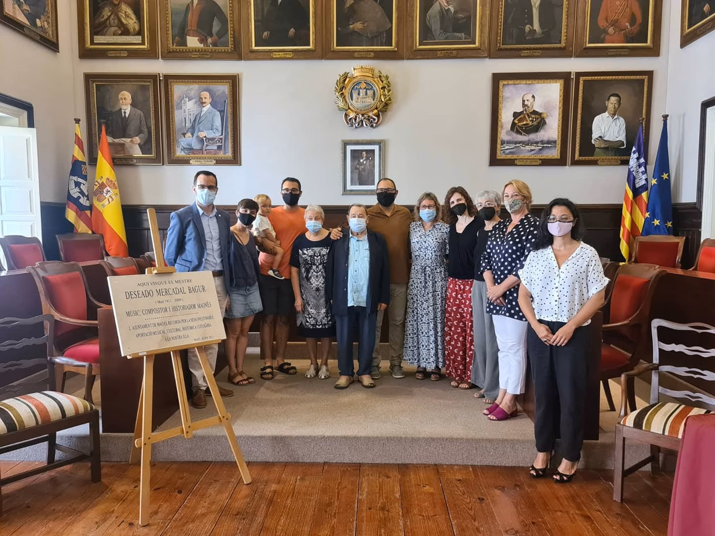 (La foto) Maó rinde homenaje a Deseado Mercadal