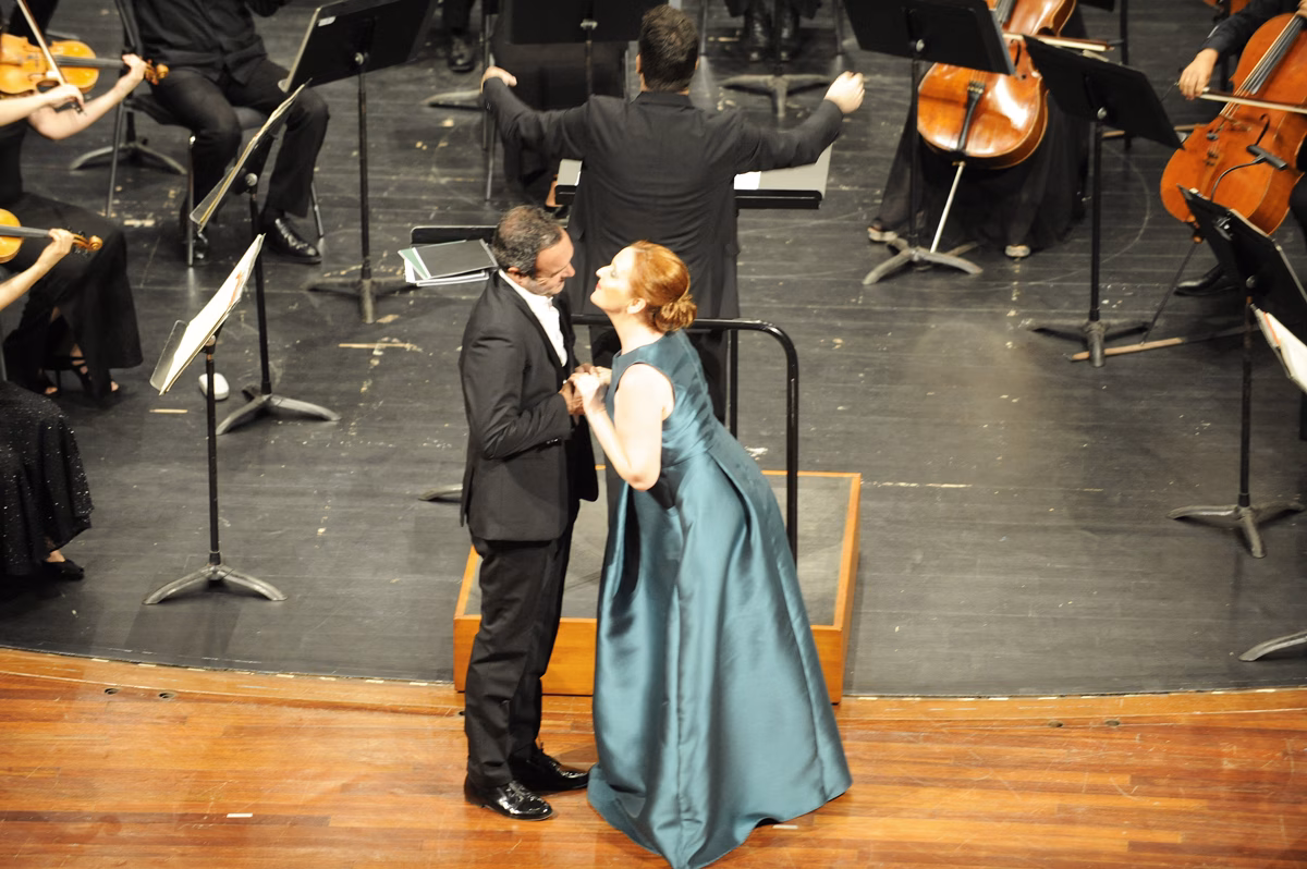 Una gala lírica enorme para los 50 años de Amics de s'Òpera