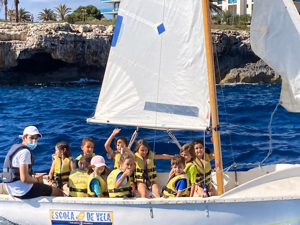 (Fotos) Aprendiendo a navegar en Ciutadella