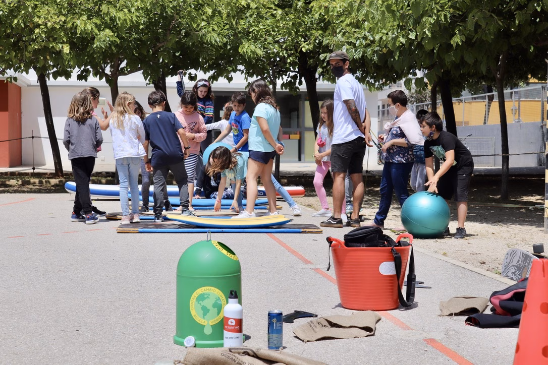 Impulsan el surf en escuelas de primaria de Ciutadella