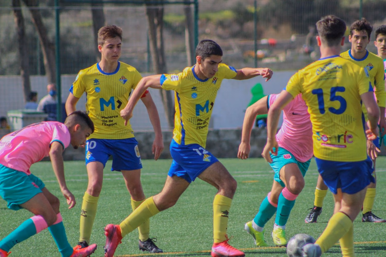 El Atlético Villacarlos suma un punto en Zaragoza