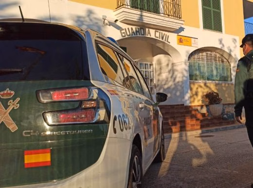 Aparecen muertos una mujer de 28 años y su hijo de siete