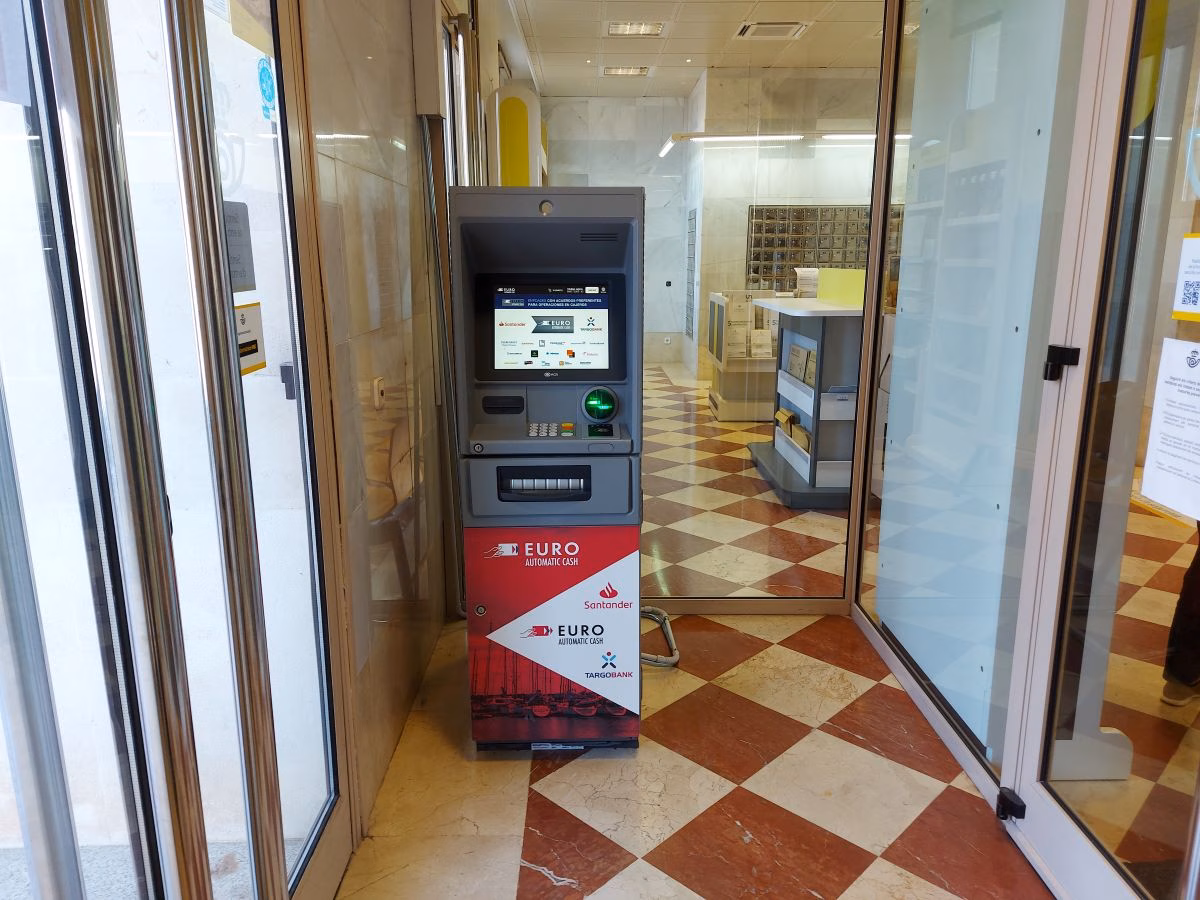 Correos instala cajeros automáticos en sus oficinas de Maó y Ciutadella