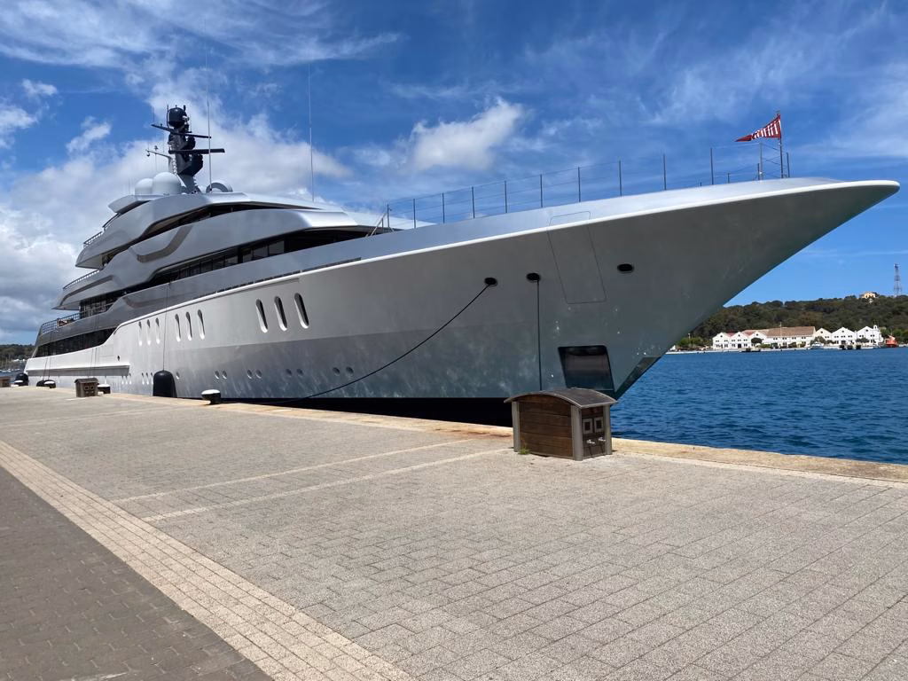 (Fotos) Lujo en el puerto de Maó