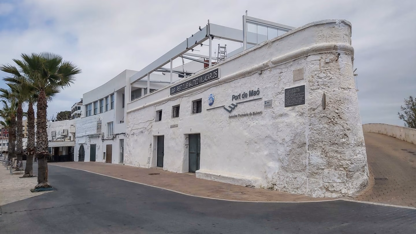 Es Castell declina ampliar la cesión del edificio del CN Villacarlos