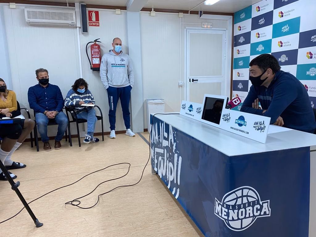 Oriol Pagès: "Marcho triste y decepcionado porque no se me ha permitido terminar la labor"