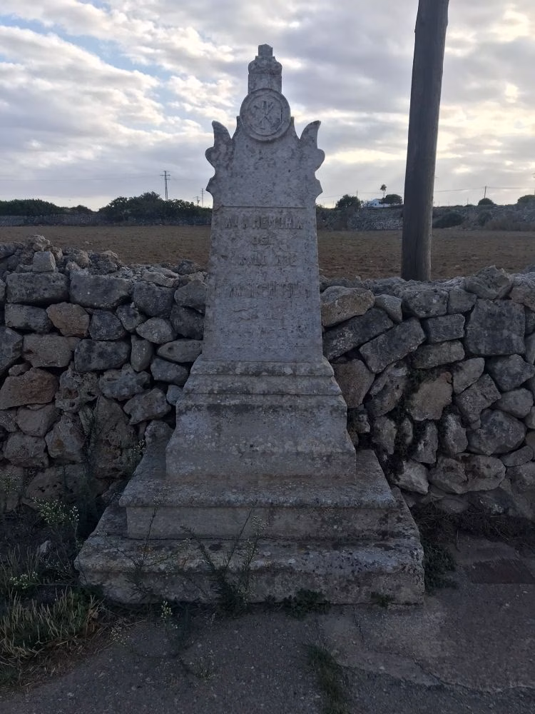 El PP pide formalmente recuperar el monolito de Francisco Gimier
