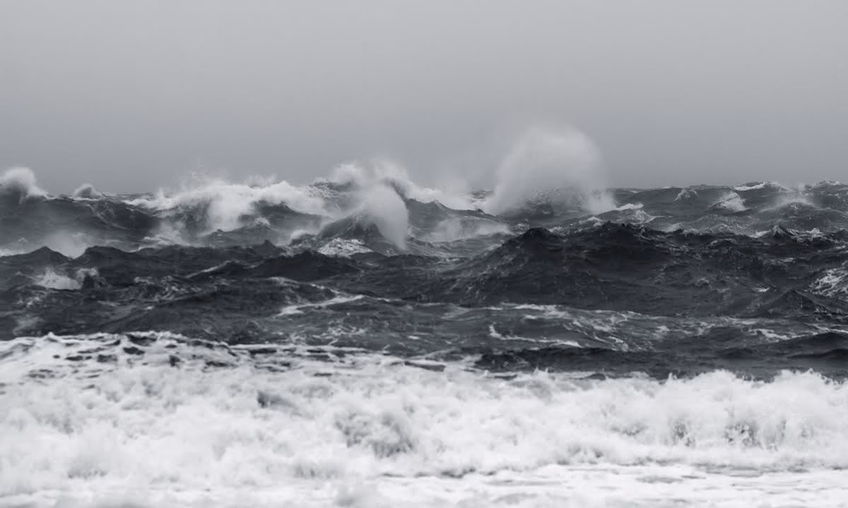 Cerrado el puerto exterior de Ciutadella por el fuerte viento del oeste