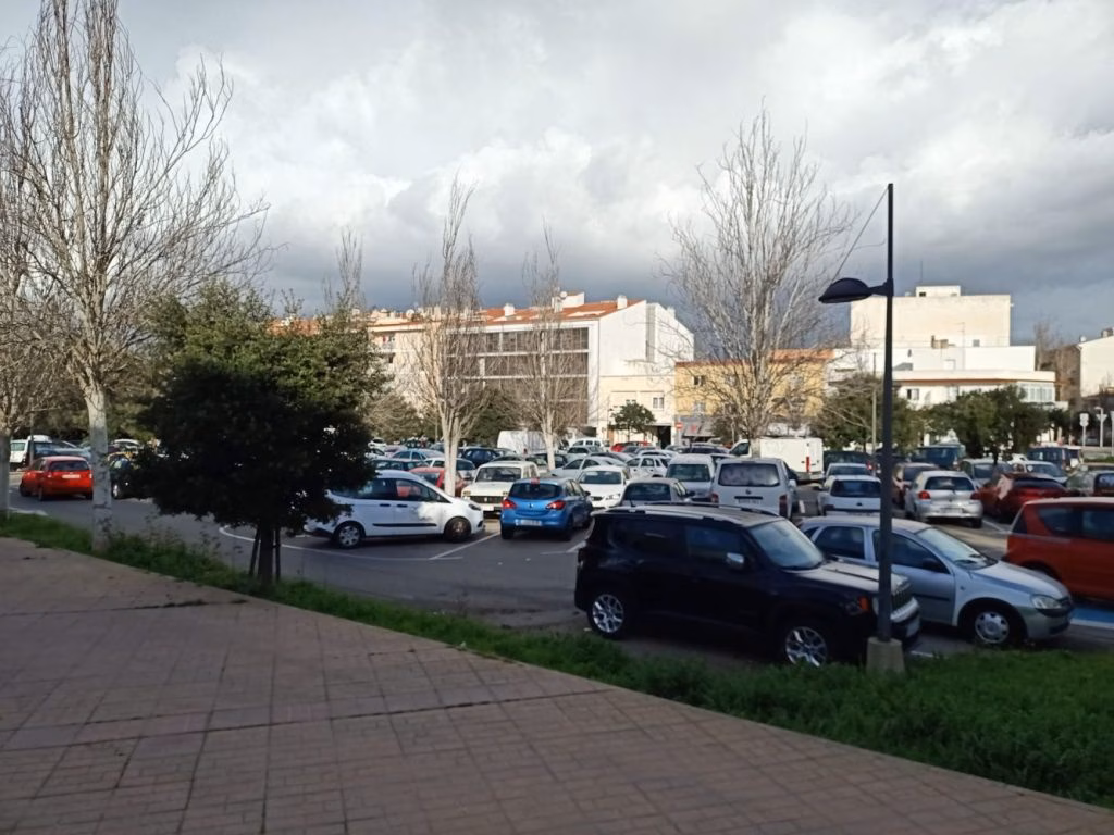 111 aparcamientos de Menorca pueden acoger placas solares
