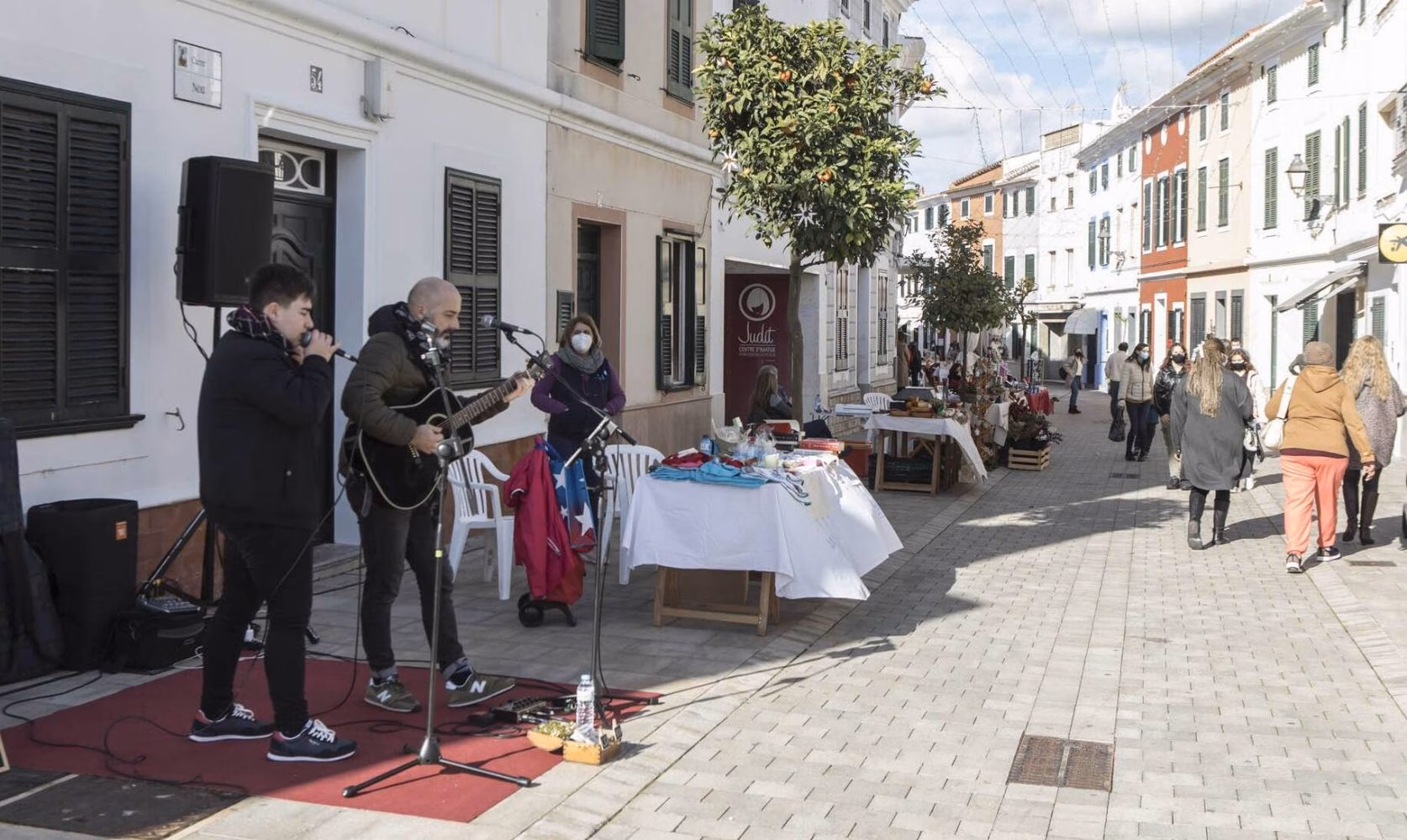 (Galería de fotos) Es Mercadal ya vive la Navidad