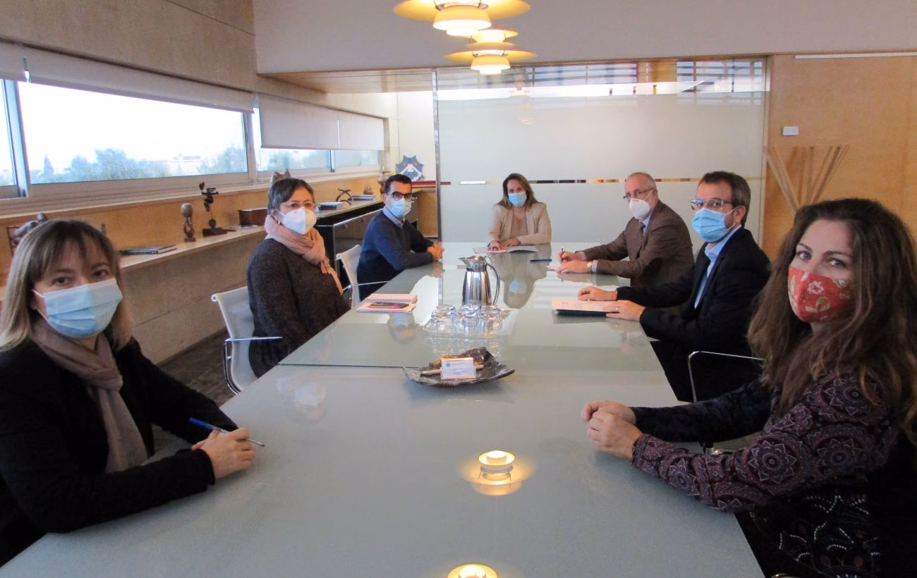 El Consell fomenta la digitalización de los comercios locales de Menorca