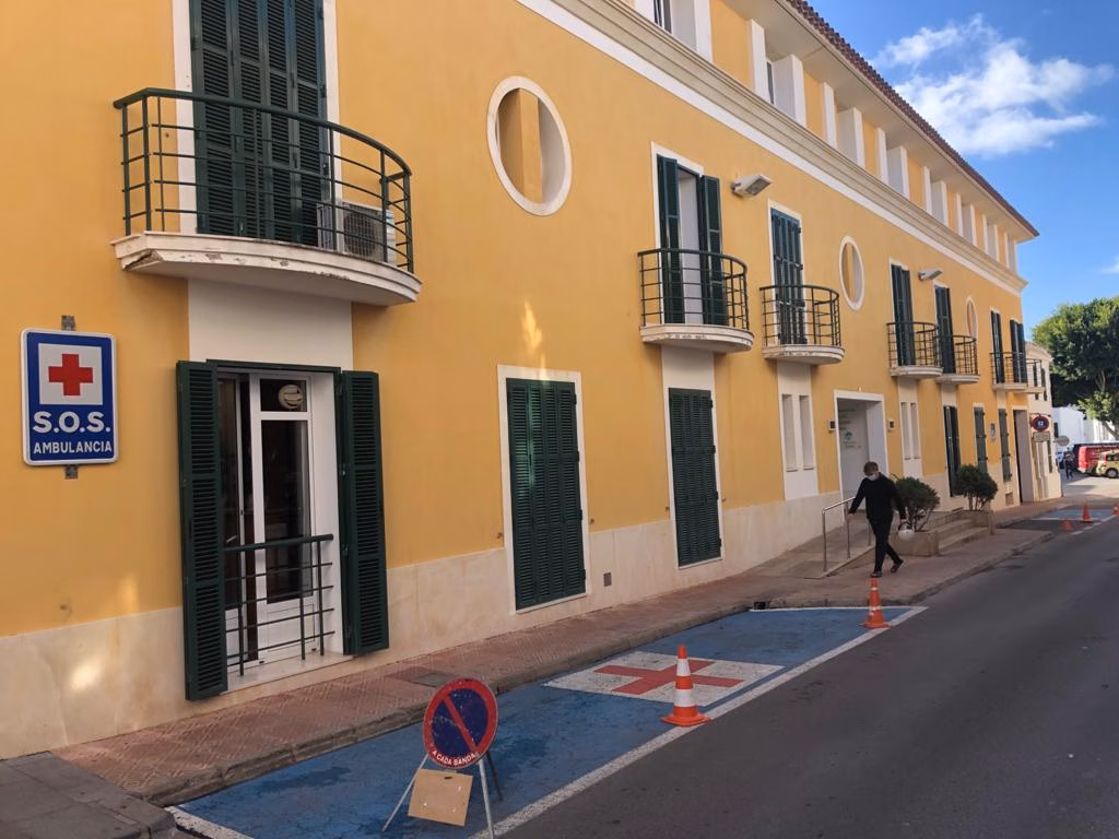 Menorca suma 16 nuevos contagios, 12 de ellos en el geriátrico de Alaior