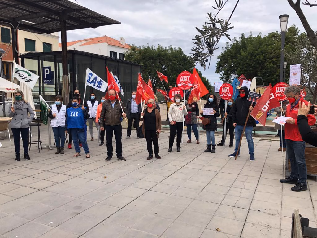Los funcionarios autonómicos de Menorca reclaman la subida del 2% en sus sueldos