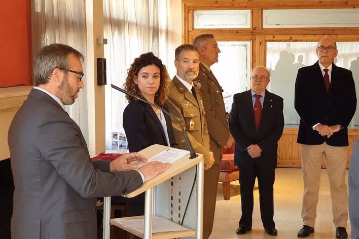 El positivo del diputado menorquín Lluís Camps obliga a aislar a sus compañeros