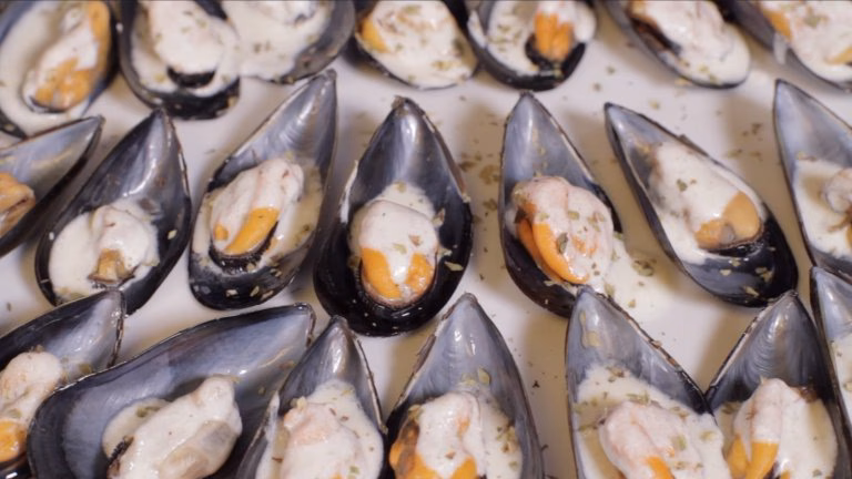 Mejillones del puerto de Mahón con salsa de queso de Menorca