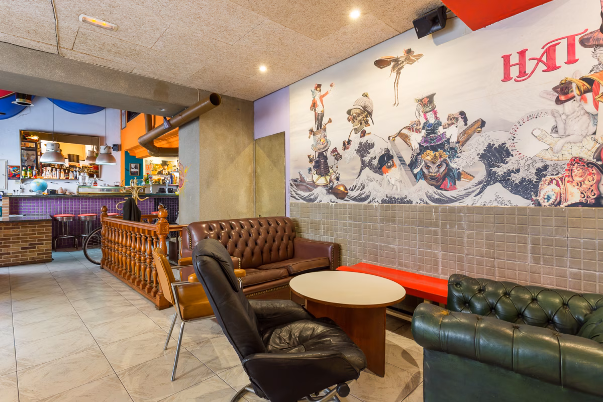 Armengol alega que se quedó más tiempo en el bar por un desmayo