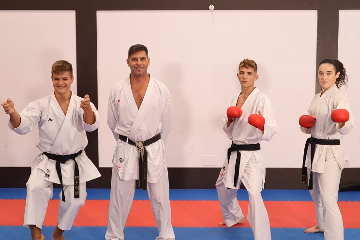 (La foto) Los juniors del Físics vuelven a la Liga Nacional