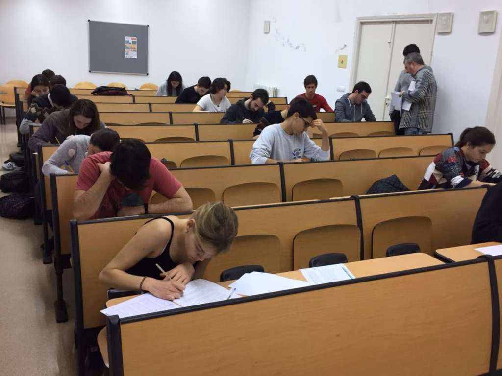 271 alumnos inician el curso universitario en Can Salord