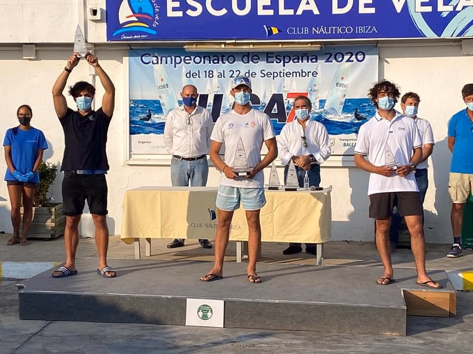 Pere Ponsetí, del Club Náutico de Ciutadella, campeón de España Sub 21 de Laser