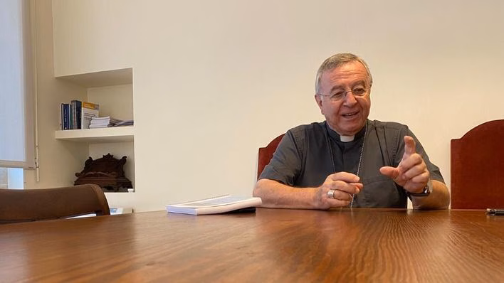 No perdamos el tiempo tirando imágenes, hay mucha gente a la que ayudar