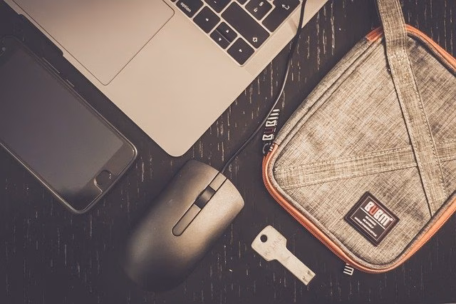 ¿Se puede hacer un curso escolar sin estar presente en el aula?