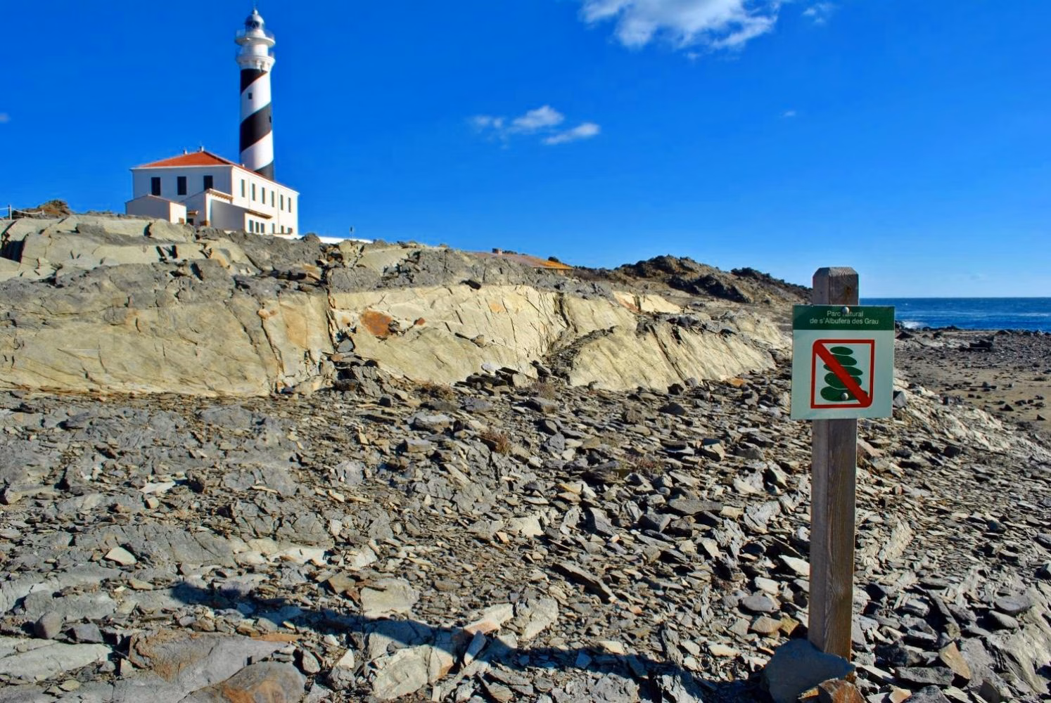 Nuevo aparcamiento en Favàritx y servicio de transporte público desde el 1 de julio