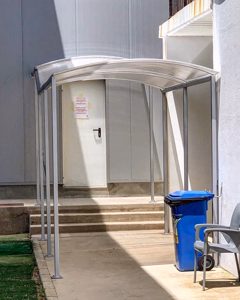 Avanza el plan de mejoras del Polideportivo de Es Castell