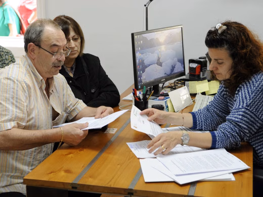 El Govern exonera del alquiler a 10 familias de Menorca que viven en pisos del IBAVI