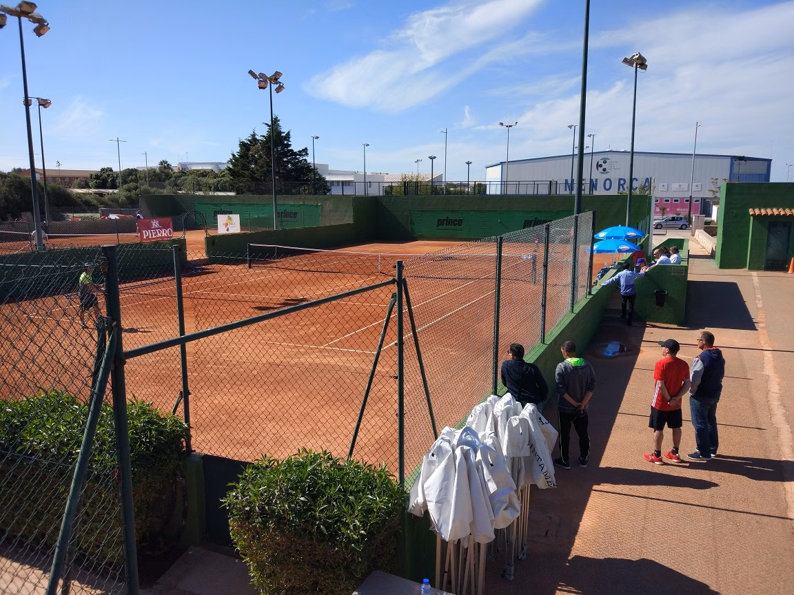 El Club Tenis Mahón abre sus puertas