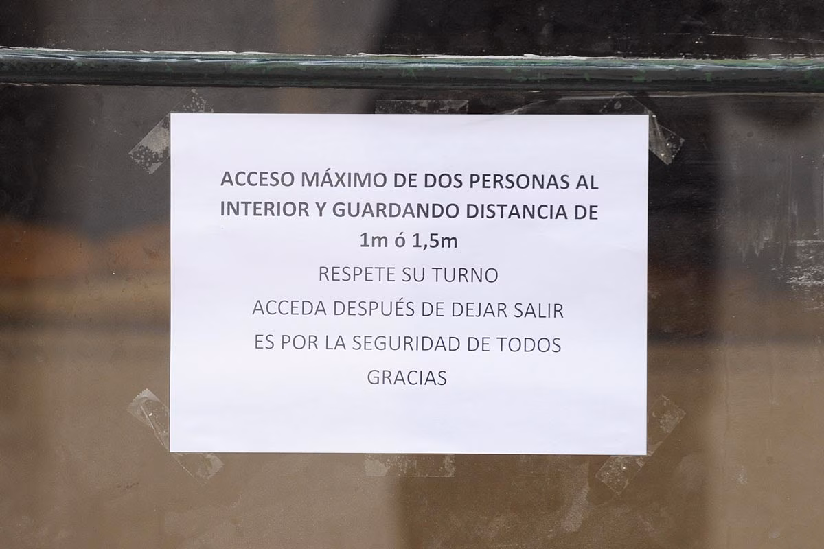 Indignación entre los comerciantes que apenas abrieron sus negocios