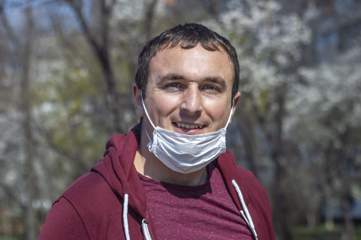 Qué no debemos hacer cuando llevamos la mascarilla