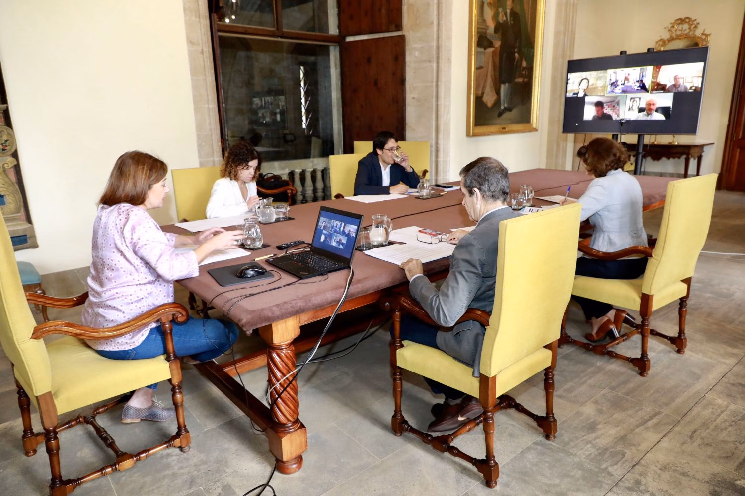 El Govern expone su plan de reactivación económica